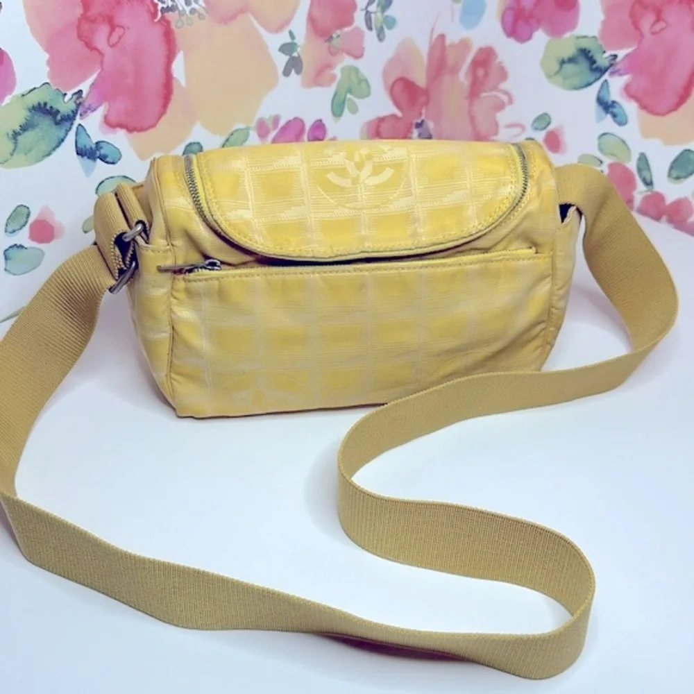 💯Authentic Chanel Travel Line Zip Shoulder Bag Nylon Small🍀